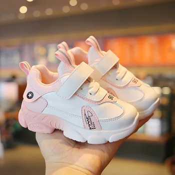 2022 a primavera e o outono de esportes infantil sapatos brancos, novos sapatos para meninos e meninas macio, com sola de sapatos de bebê criança sapatos